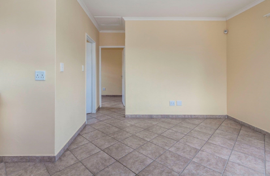 To Let 2 Bedroom Property for Rent in The Connifers Western Cape